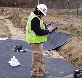 Photo: Collecting data on site with a digital device